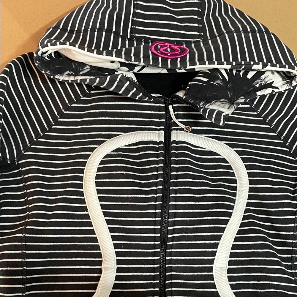 Lulu limited edition Lulu hoodie. Cozy. 
Good used condition.